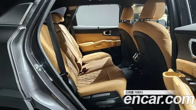 Kia Sorento 2023 — Photo 13/20