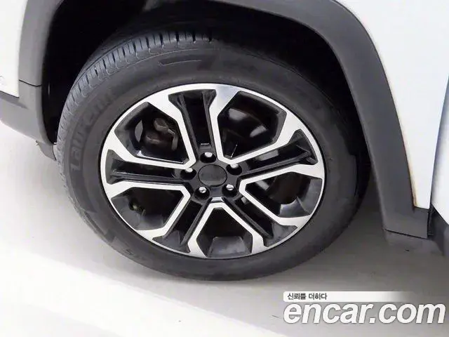 Jeep Compass 2022 — Фото 18/20