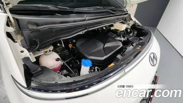 Hyundai Staria 2023 — Photo 1/20
