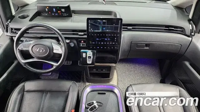 Hyundai Staria 2023 — Photo 12/20