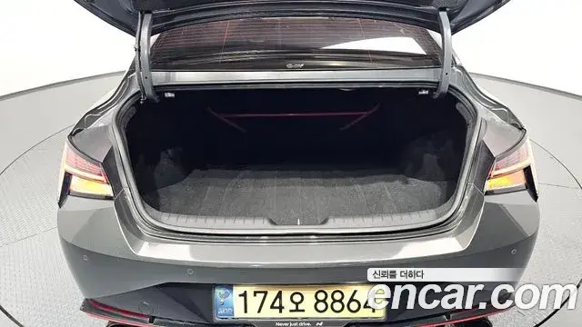 Hyundai The New Avante Hybrid 2022 — ფოტო 16/20