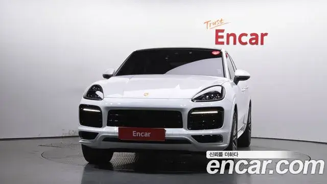 Porsche Cayenne 2021 — ფოტო 3/20