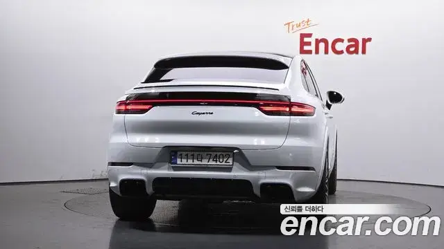 Porsche Cayenne 2021 — ფოტო 10/20