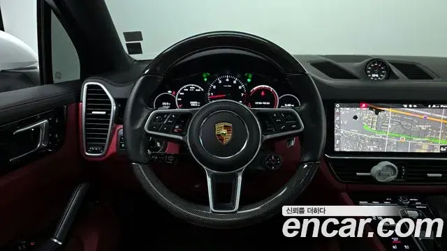 Porsche Cayenne 2021 — ფოტო 6/20