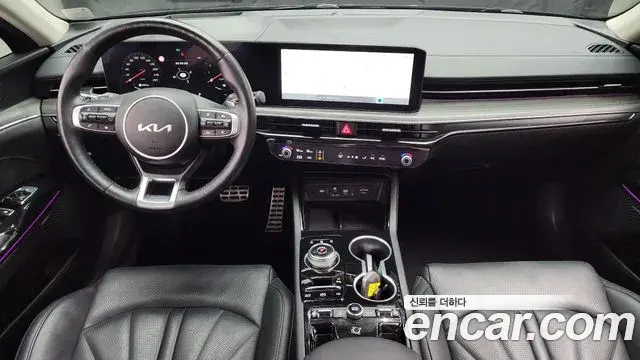 Kia K5 2023 — ფოტო 2/20