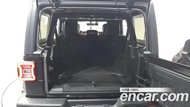 Jeep Wrangler 2021 — Фото 20/20
