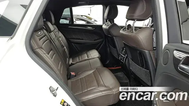 Mercedes-Benz GLE-Class 2019 — Şəkil 17/20