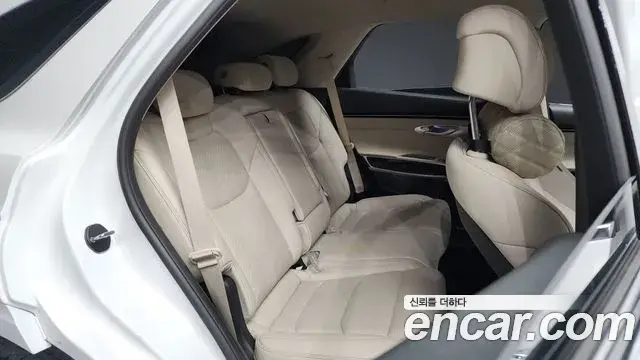 Genesis GV70 2023 — Şəkil 13/20