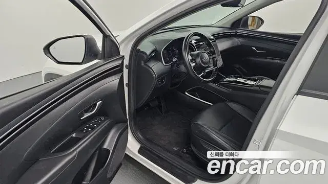 Hyundai Tucson Hybrid 2022 — ფოტო 17/20