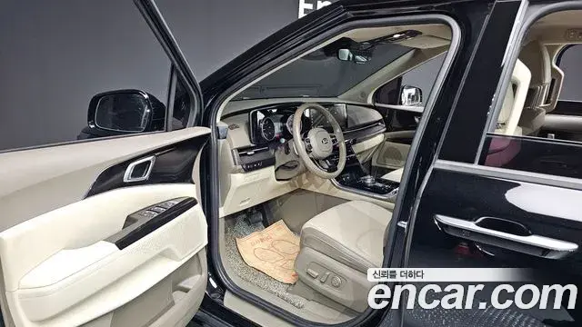 Kia Carnival 2020 — ფოტო 2/20