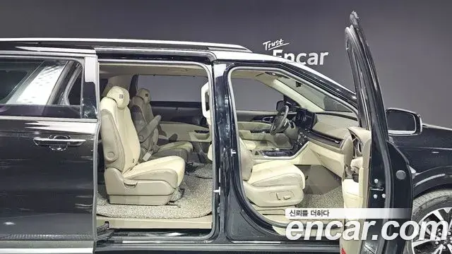 Kia Carnival 2020 — ფოტო 3/20