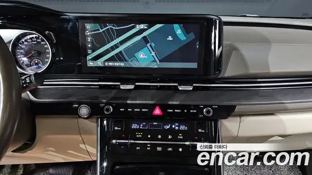 Kia Carnival 2020 — ფოტო 5/20