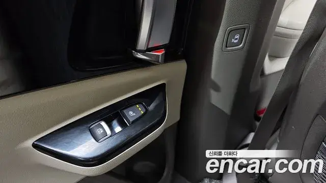 Kia Carnival 2020 — ფოტო 7/20