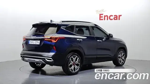 Kia Seltos 2021 — Фото 1/20