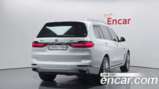 BMW X7 2021 — Фото 2/20
