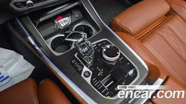 BMW X7 2021 — Фото 9/20