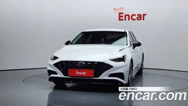 Hyundai Sonata Hybrid 2022 — ფოტო 16/20