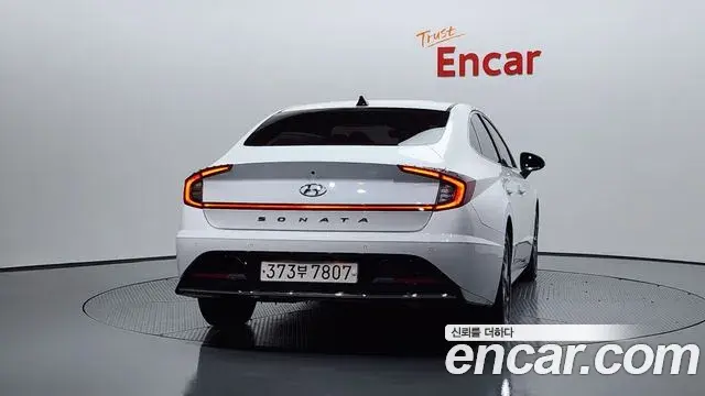 Hyundai Sonata Hybrid 2022 — ფოტო 12/20