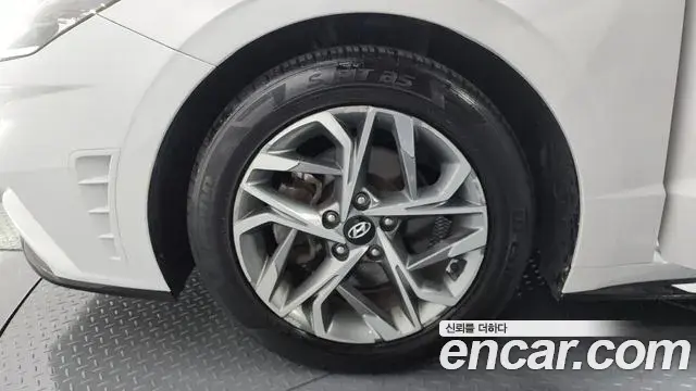 Hyundai Sonata Hybrid 2022 — ფოტო 14/20