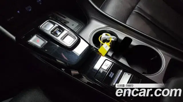 Hyundai Sonata Hybrid 2022 — ფოტო 2/20
