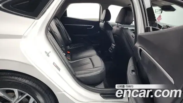 Hyundai Sonata Hybrid 2022 — ფოტო 7/20
