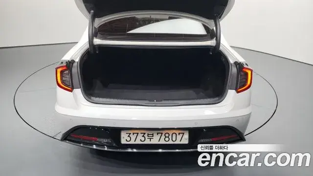 Hyundai Sonata Hybrid 2022 — ფოტო 5/20