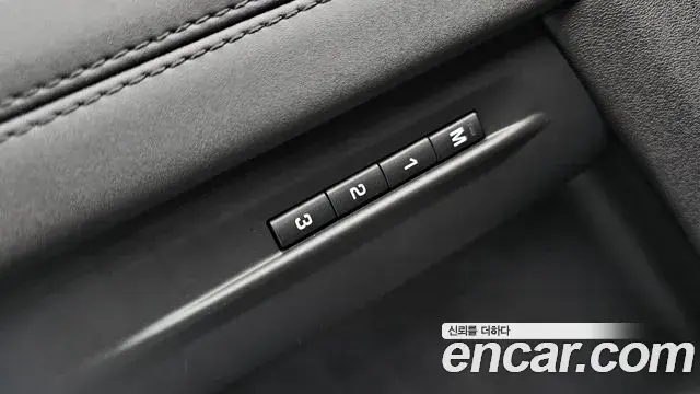 Land Rover Range Rover Evoque 2022 — Фото 18/20