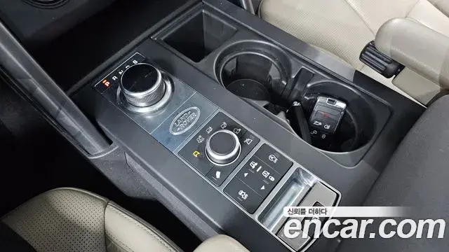 Land Rover Discovery 5 2020 — Photo 13/20