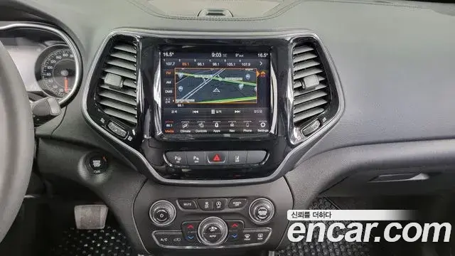 Jeep Cherokee 2022 — Фото 14/20