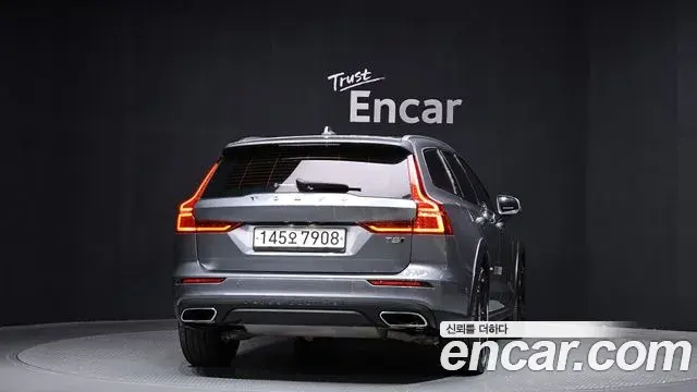 Volvo V60 Cross Country 2020 — Şəkil 6/20