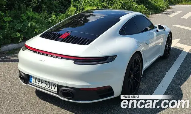 Porsche 911 2024 — Photo 8/18