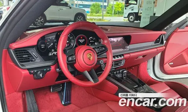 Porsche 911 2024 — Photo 13/18