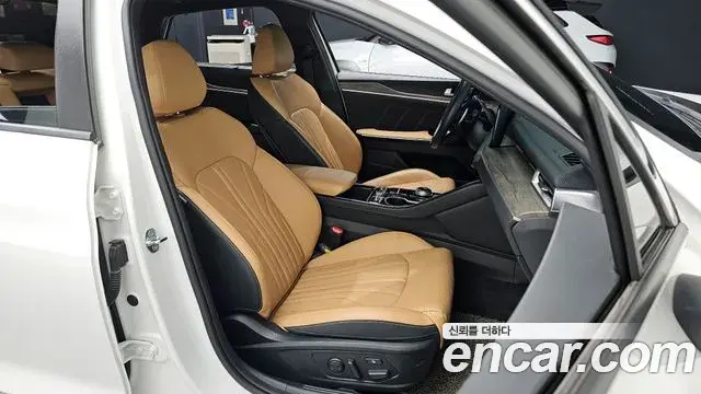 Kia K5 2021 — Şəkil 10/20