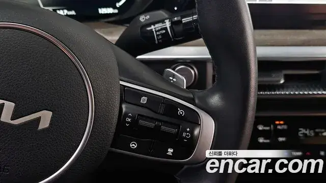 Kia K5 2021 — Şəkil 16/20