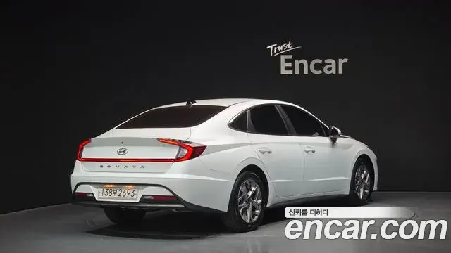 Hyundai Sonata Hybrid 2021 — Photo 18/20