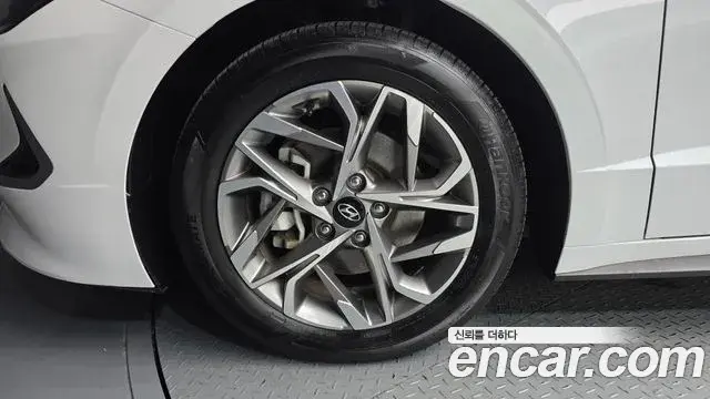 Hyundai Sonata Hybrid 2021 — Photo 17/20