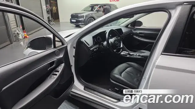 Hyundai Sonata Hybrid 2021 — Photo 9/20