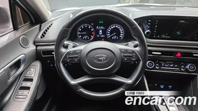 Hyundai Sonata Hybrid 2021 — Photo 8/20