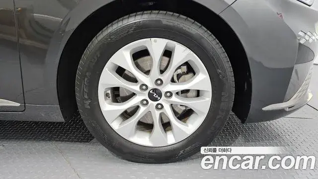Kia K8 2022 — ფოტო 10/20