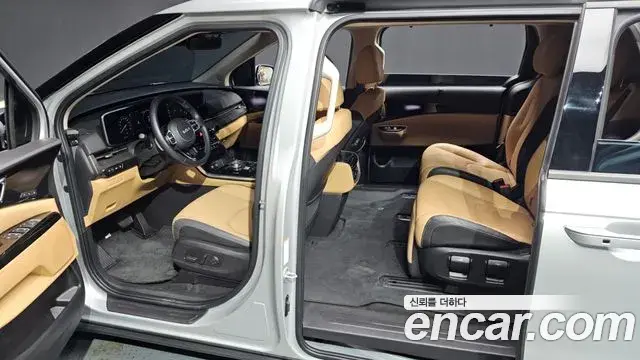 Kia Carnival 2022 — Photo 9/20