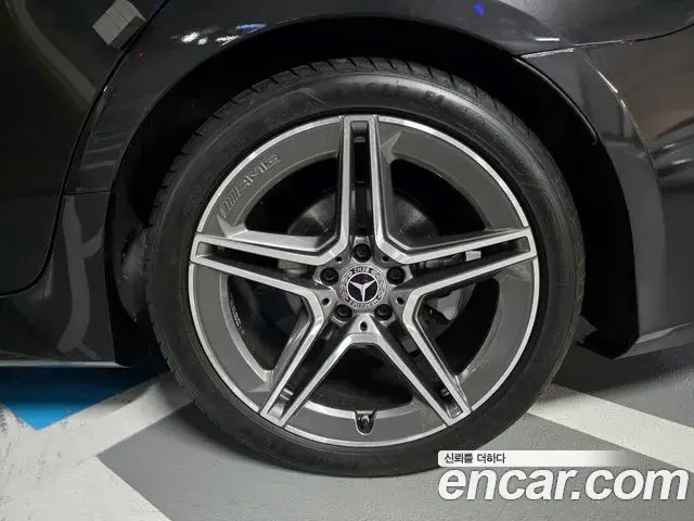 Mercedes-Benz CLS-Class 2022 — Photo 19/43