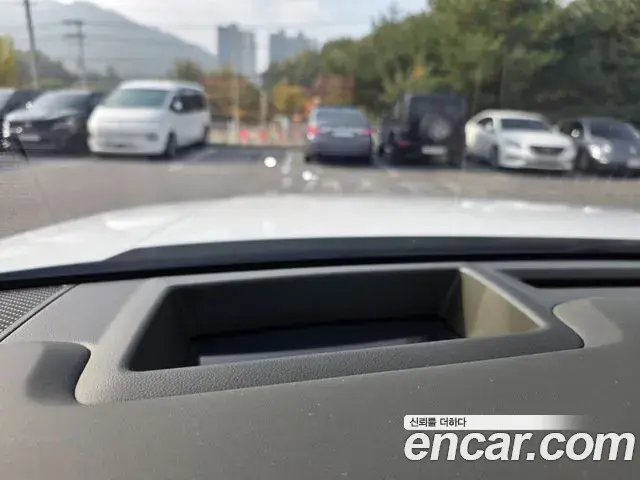 Hyundai Santa Fe 2023 — Photo 13/20