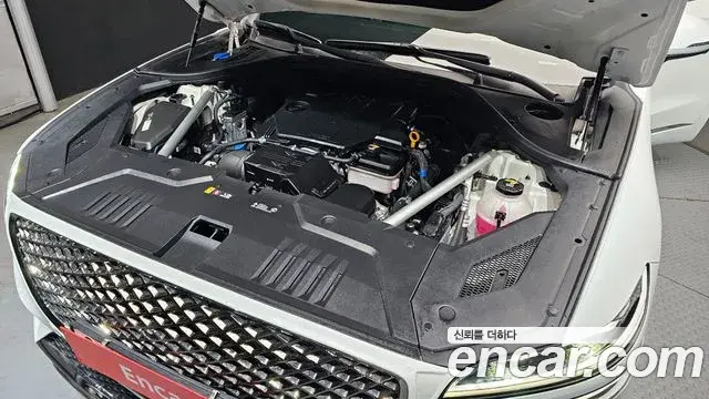 Genesis GV70 2023 — Photo 18/20