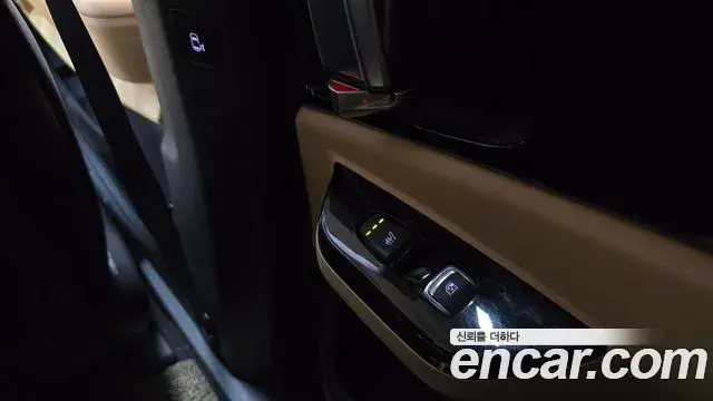 Kia Carnival 2020 — Фото 19/20