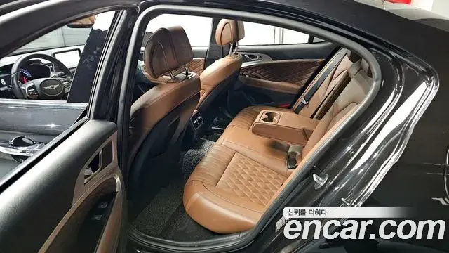 Genesis G70 2018 — ფოტო 8/20