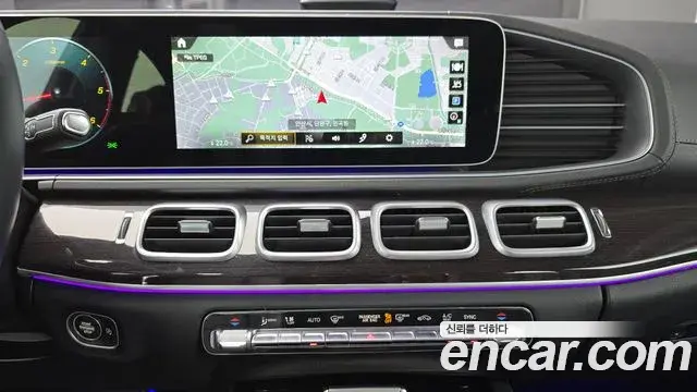 Mercedes-Benz GLE-Class 2022 — ფოტო 2/20