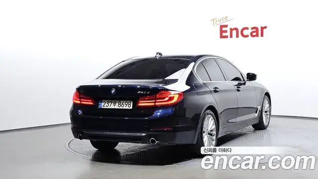 BMW 5 Series 2020 — Şəkil 11/20