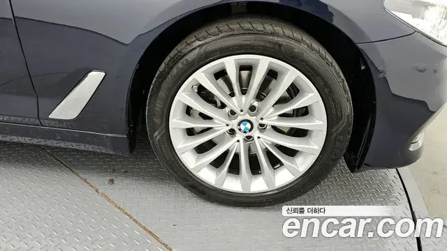 BMW 5 Series 2020 — Şəkil 1/20