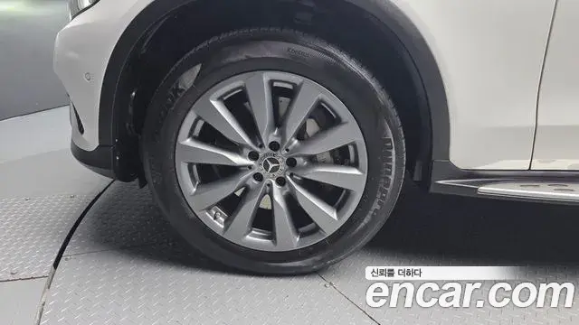 Mercedes-Benz GLC-Class 2018 — ფოტო 4/20