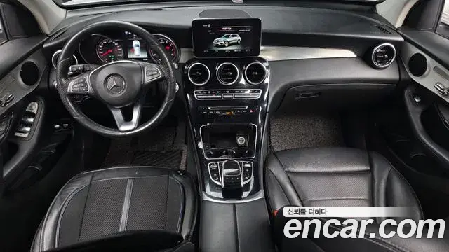 Mercedes-Benz GLC-Class 2018 — ფოტო 16/20